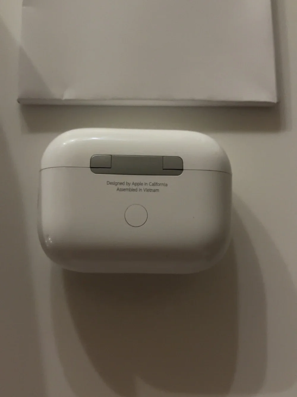 Apple White AirPods Pro (2nd Generation) with MagSafe Charging Case